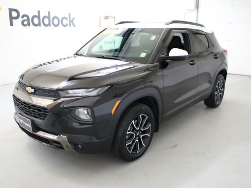 Used 2023 Chevrolet TrailBlazer ACTIV w/ Sun and Liftgate Package AWD/4WD image 3