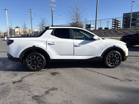 Used 2022 Hyundai Santa Cruz SEL Premium image 10