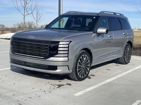 Used 2026 Hyundai Palisade Calligraphy image 1