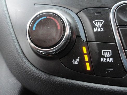 Used 2021 Chevrolet Equinox LT AWD/4WD image 16