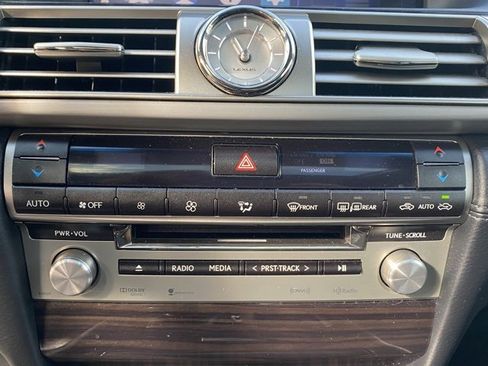 Used 2013 Lexus LS 460 image 20