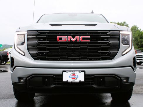 Used 2023 GMC Sierra 1500 Elevation AWD/4WD image 3