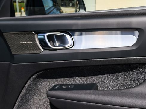 New 2026 Volvo XC40 B5 Ultra w/ Climate Package image 20