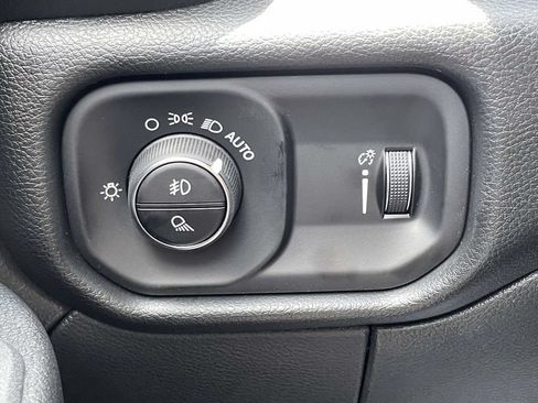 New 2026 RAM 2500 Tradesman w/ Chrome Appearance Group AWD/4WD image 27