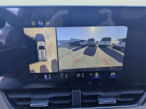 New 2026 Chevrolet Equinox ACTIV w/ Safety and Technology Package image 19