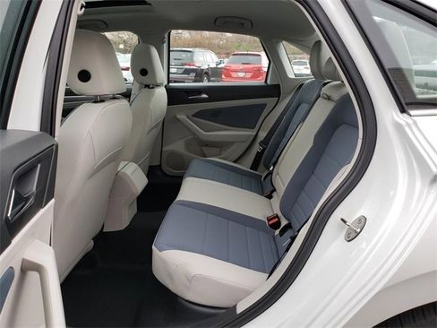 New 2025 Volkswagen Jetta SE image 8