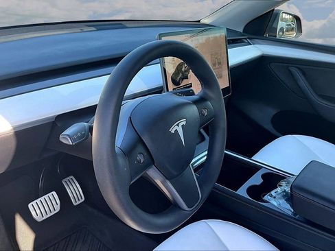 Used 2022 Tesla Model Y Performance AWD/4WD image 15