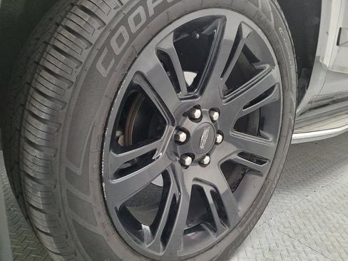 Used 2016 Cadillac Escalade Luxury AWD/4WD image 31