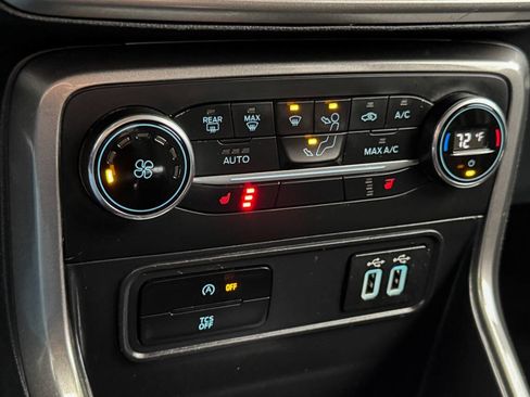 Used 2019 Ford EcoSport SE image 27
