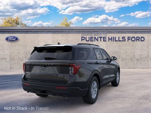 New 2026 Ford Explorer Active RWD image 8