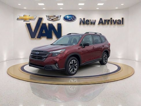 Used 2025 Subaru Forester Premium AWD/4WD image 1