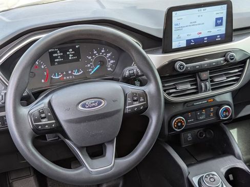Used 2022 Ford Escape SE FWD image 12