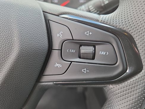 Used 2026 Chevrolet Trax LS image 29