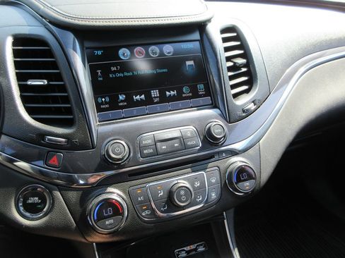 Used 2018 Chevrolet Impala Premier w/ Premier Confidence Package FWD image 28