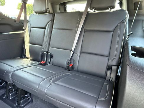 Used 2025 Chevrolet Suburban Premier RWD image 31