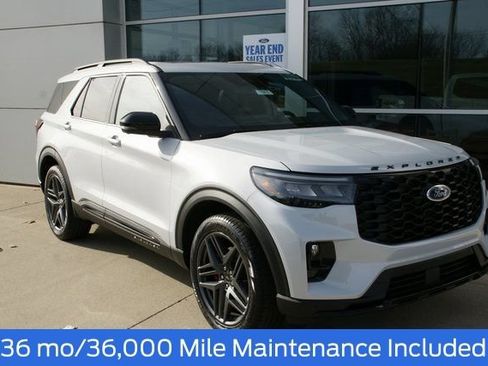 New 2026 Ford Explorer ST-Line w/ ST-Line Street Pack AWD/4WD image 2