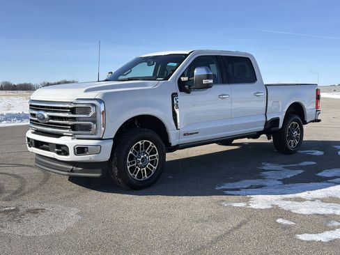Used 2024 Ford F350 Limited image 2