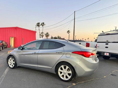Used 2013 Hyundai Elantra Limited w/ Technology Pkg FWD image 4