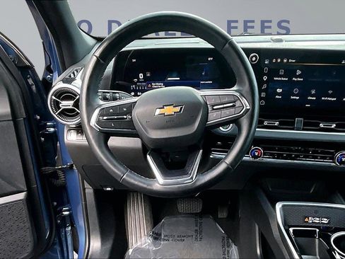 Used 2025 Chevrolet Equinox LT w/ Convenience Package II FWD image 8