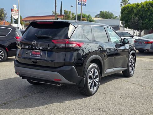 Used 2023 Nissan Rogue SV FWD image 5