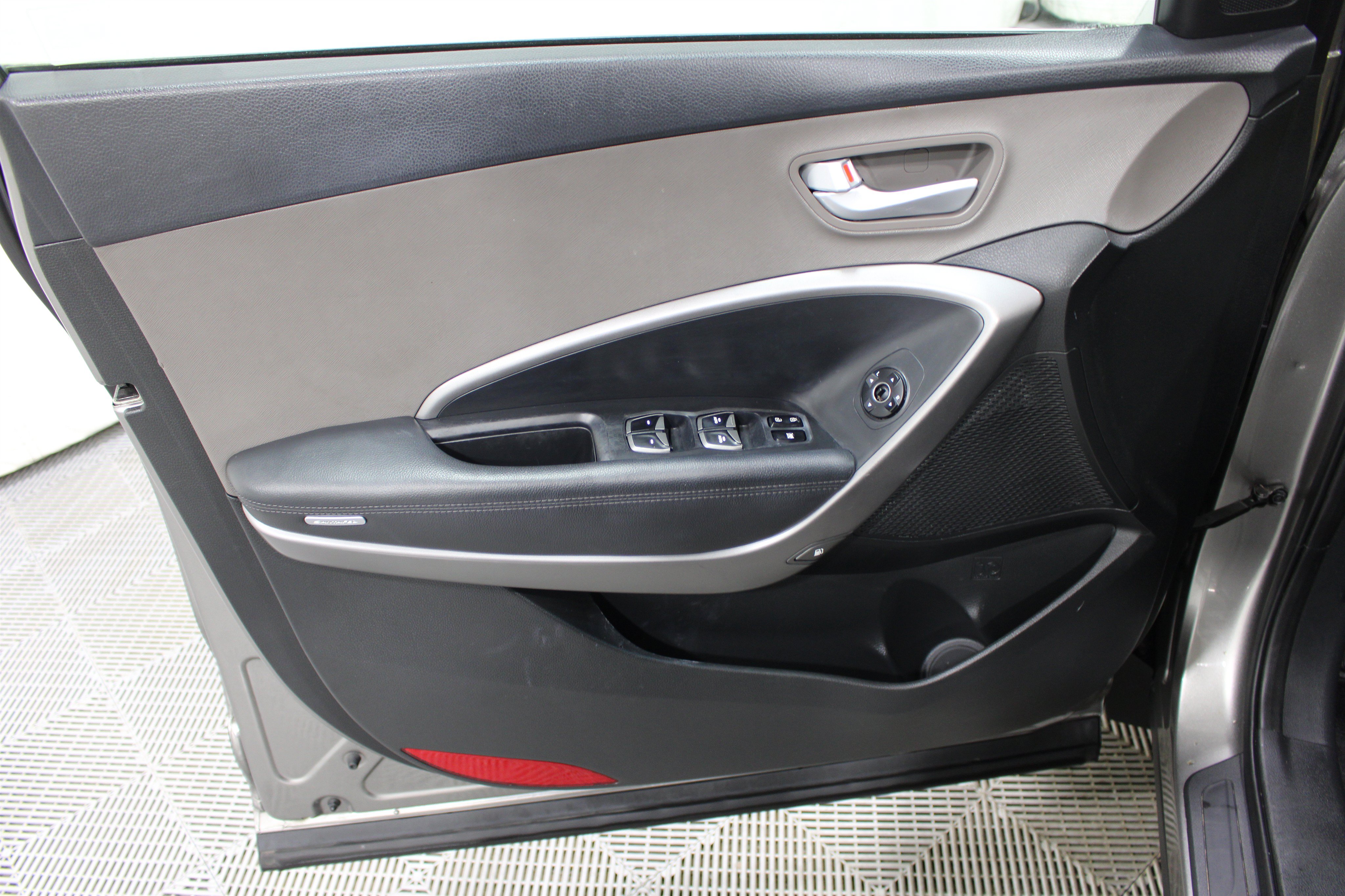 Used 2016 Hyundai Santa Fe Sport w/ Option Group 02 FWD image 5