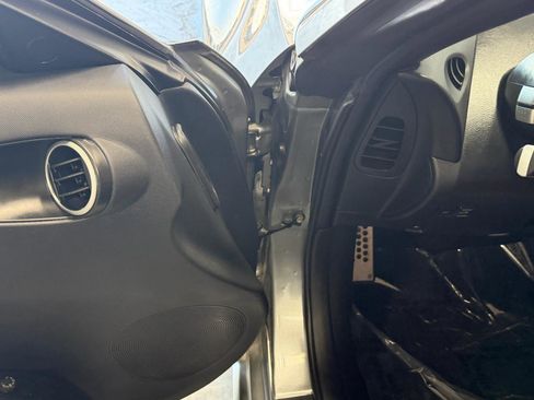 Used 2004 Nissan 350Z Touring RWD image 8