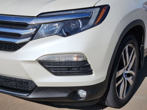 Used 2016 Honda Pilot Touring image 11