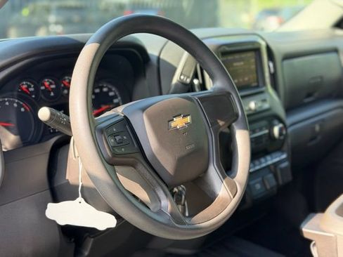 Used 2020 Chevrolet Silverado 1500 Custom w/ Custom Value Package AWD/4WD image 9