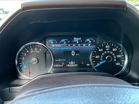 Used 2015 Ford F150 King Ranch w/ Equipment Group 601A Luxury AWD/4WD image 26