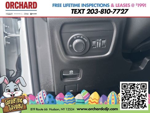 Used 2023 Jeep Grand Cherokee Altitude AWD/4WD image 24