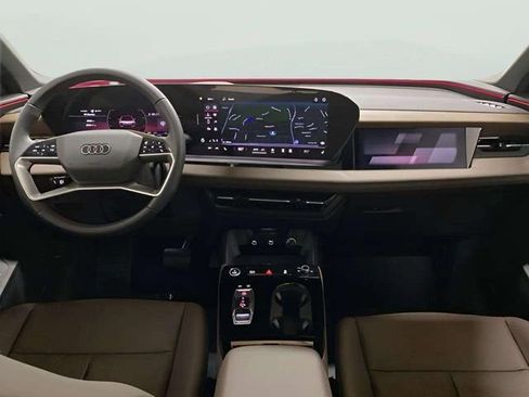 Used 2025 Audi Q6 e-tron Prestige image 12