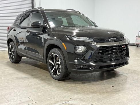 Used 2023 Chevrolet TrailBlazer RS w/ Convenience Package image 2