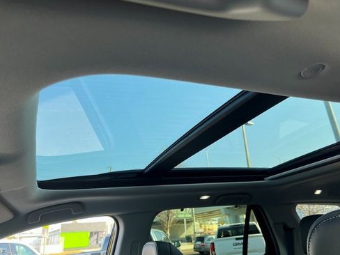 Used 2025 Honda Pilot Touring image 26