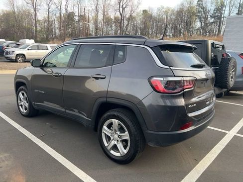 Used 2024 Jeep Compass Latitude image 12