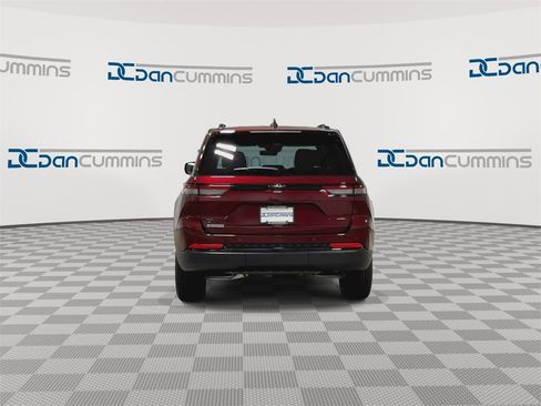 New 2025 Jeep Grand Cherokee Altitude w/ Trailer Tow Package image 10