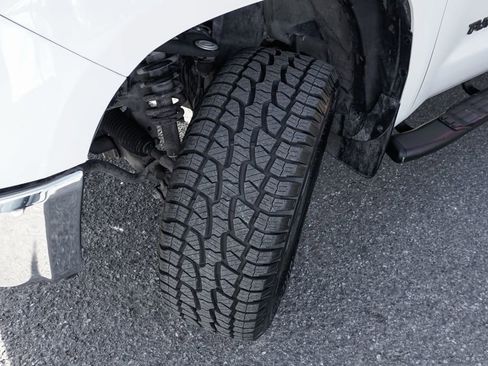 Used 2017 Toyota Tundra SR5 w/ SR5 Upgrade Package image 39