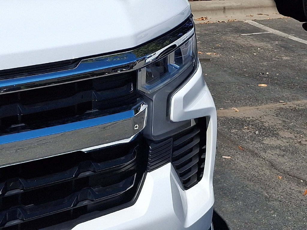 Used 2022 Chevrolet Silverado 1500 LT RWD image 4