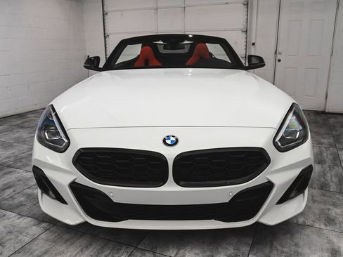 Used 2024 BMW Z4 sDrive30i w/ Shadowloine Package image 2