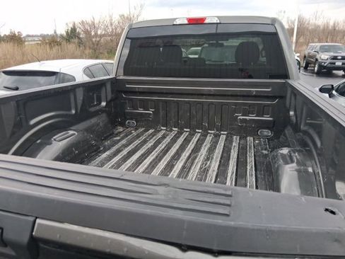 Used 2017 Ford F150 XLT image 8