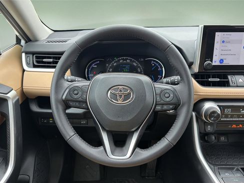 Used 2024 Toyota RAV4 XLE Premium image 13