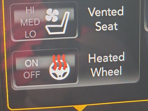 Used 2019 RAM 1500 Laramie RWD image 25
