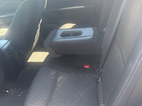 Used 2018 Nissan Rogue SV AWD/4WD image 13