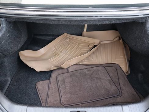 Used 2011 Buick LaCrosse CXS image 27