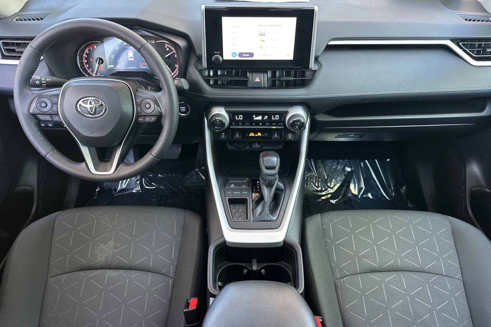 Used 2024 Toyota RAV4 XLE w/ Convenience Package FWD image 16