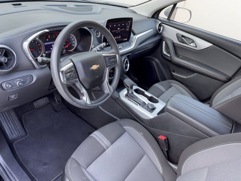 Certified 2025 Chevrolet Blazer LT FWD image 4