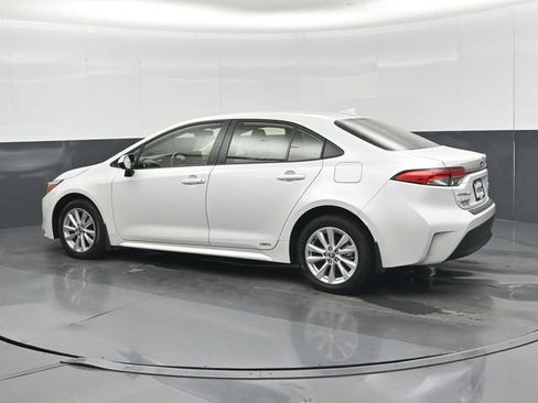 Used 2026 Toyota Corolla LE w/ LE Premium Package AWD/4WD image 36