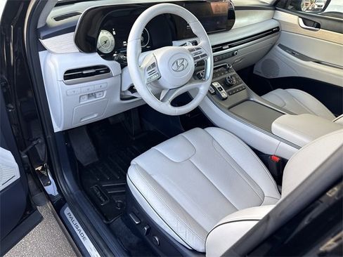 Used 2023 Hyundai Palisade Limited image 10
