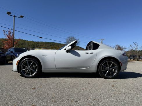 Used 2017 MAZDA MX-5 Miata RF Grand Touring image 9