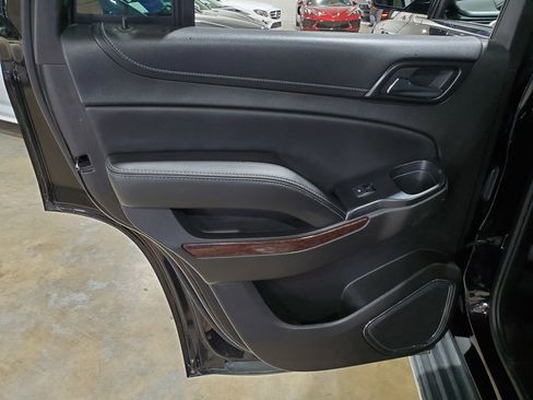 Used 2016 GMC Yukon SLE image 28