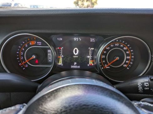 Used 2022 Jeep Wrangler Unlimited Sahara AWD/4WD image 26